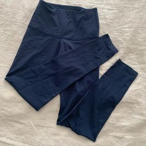 Beyond Yoga Navy Blue Leggings. Size small